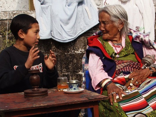 チベットの少年と日本の老監督が紡ぎ出す望郷の詩『オロ』