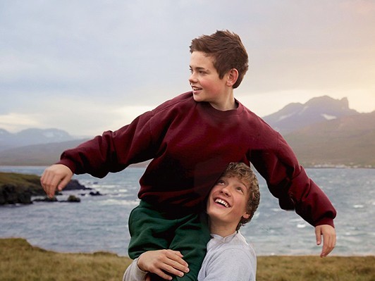 北欧アイスランド、恋と性に悩むふたりの少年の友情描く映画『ハートストーン』